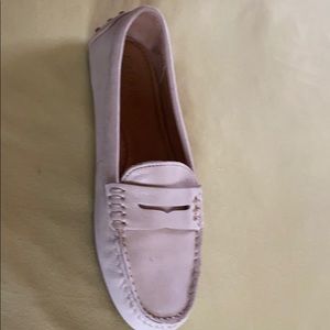 Leather cream shoes